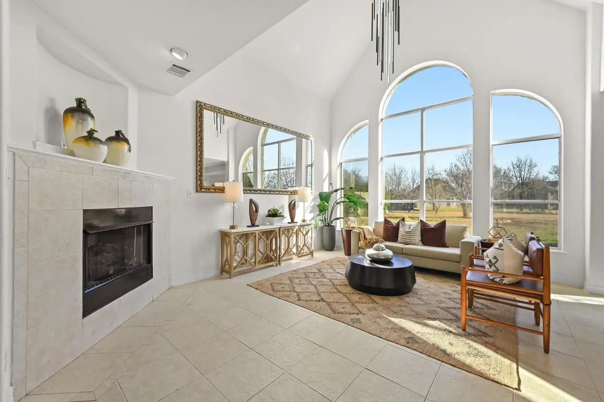 25 Lovegrass Ln, Austin, TX 78745 - #1