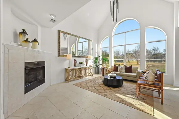 25 Lovegrass Ln, Austin, TX 78745