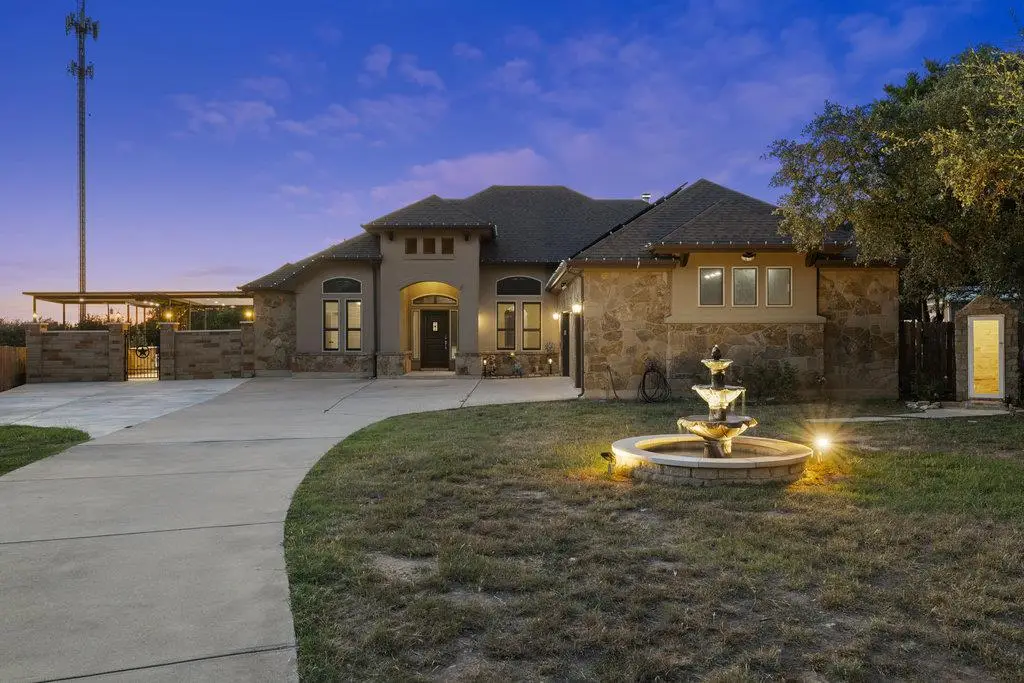 321 Sarahs Ln, Liberty Hill, TX 78642 - #1