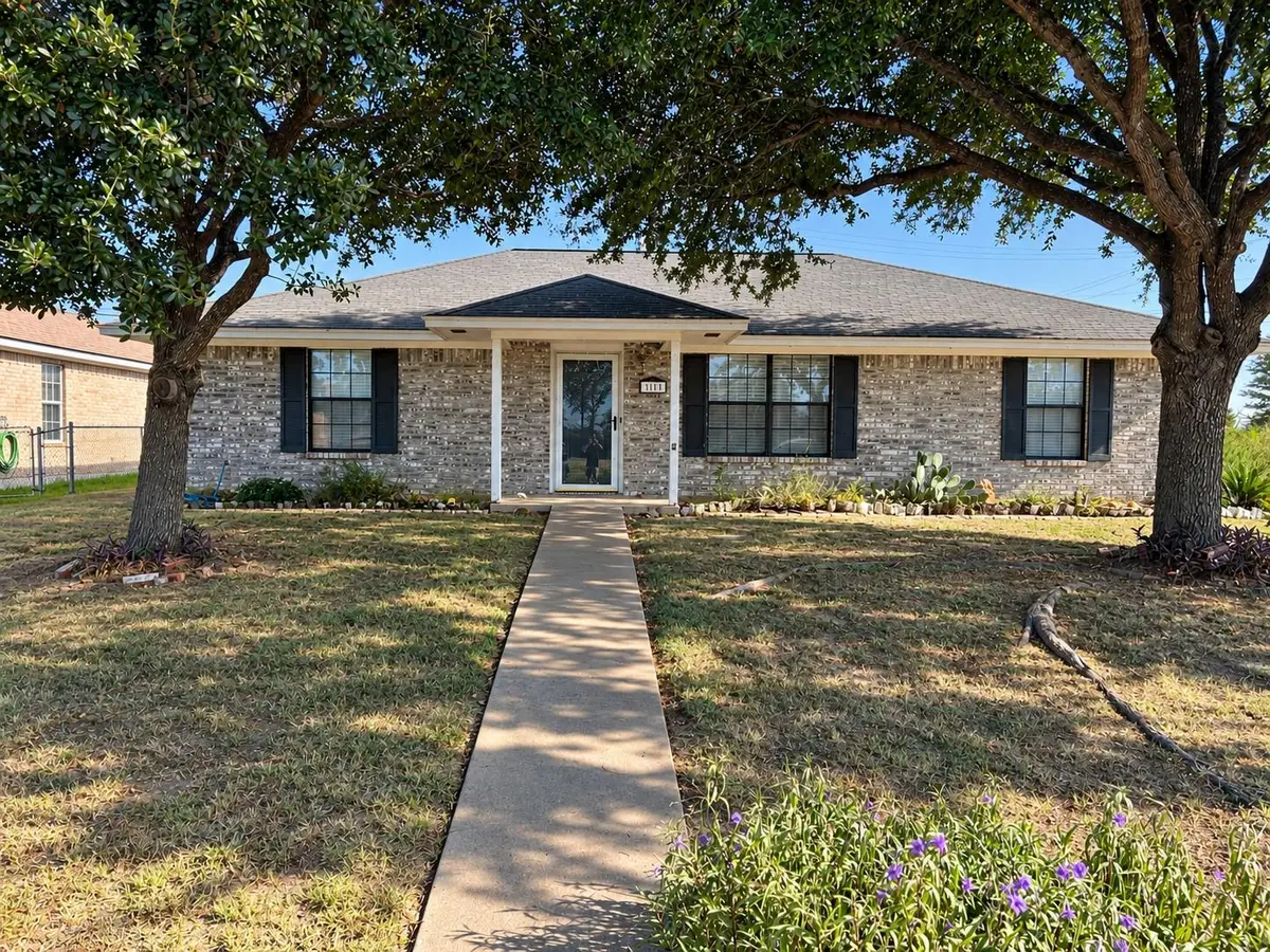 111 Larabie Cv, Giddings, TX 78942 - #1
