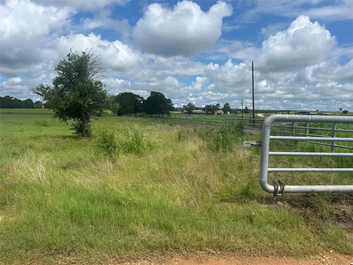 000 Old Potato Rd, Paige, TX 78659 - #1
