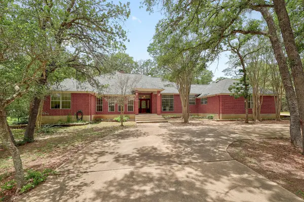 286 Arbors Cir, Elgin, TX 78621