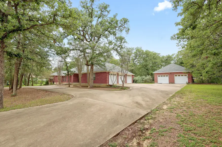 286 Arbors Cir, Elgin, TX 78621 - #2