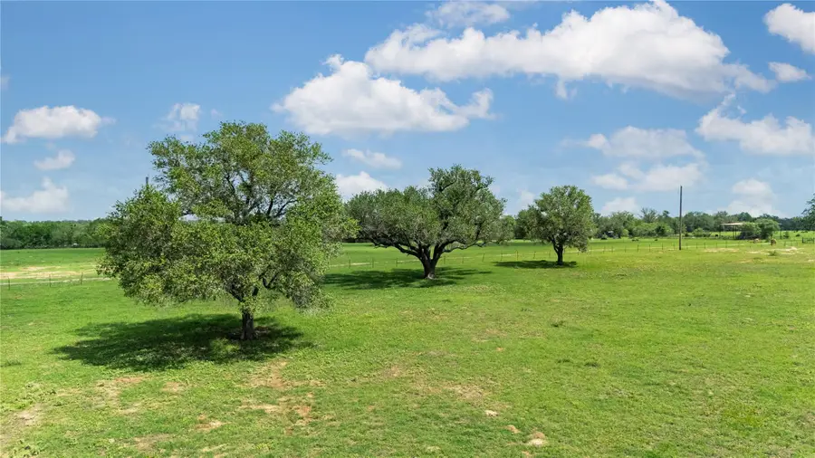 2612 Roosevelt Dr, Kingsbury, TX 78638 - #2