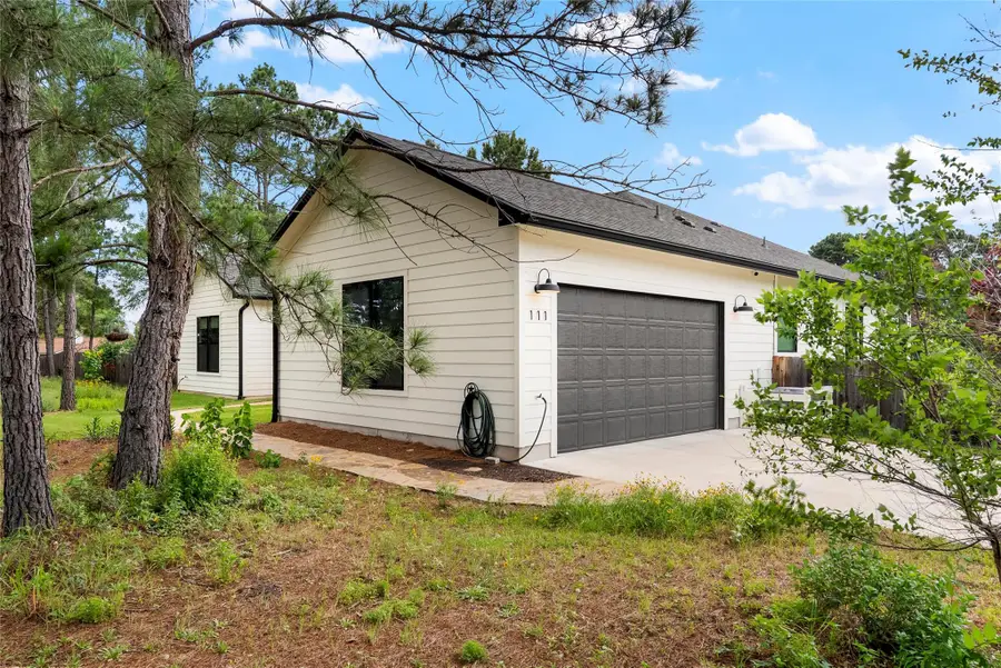 111 Green Grass Ln, Bastrop, TX 78602 - #2