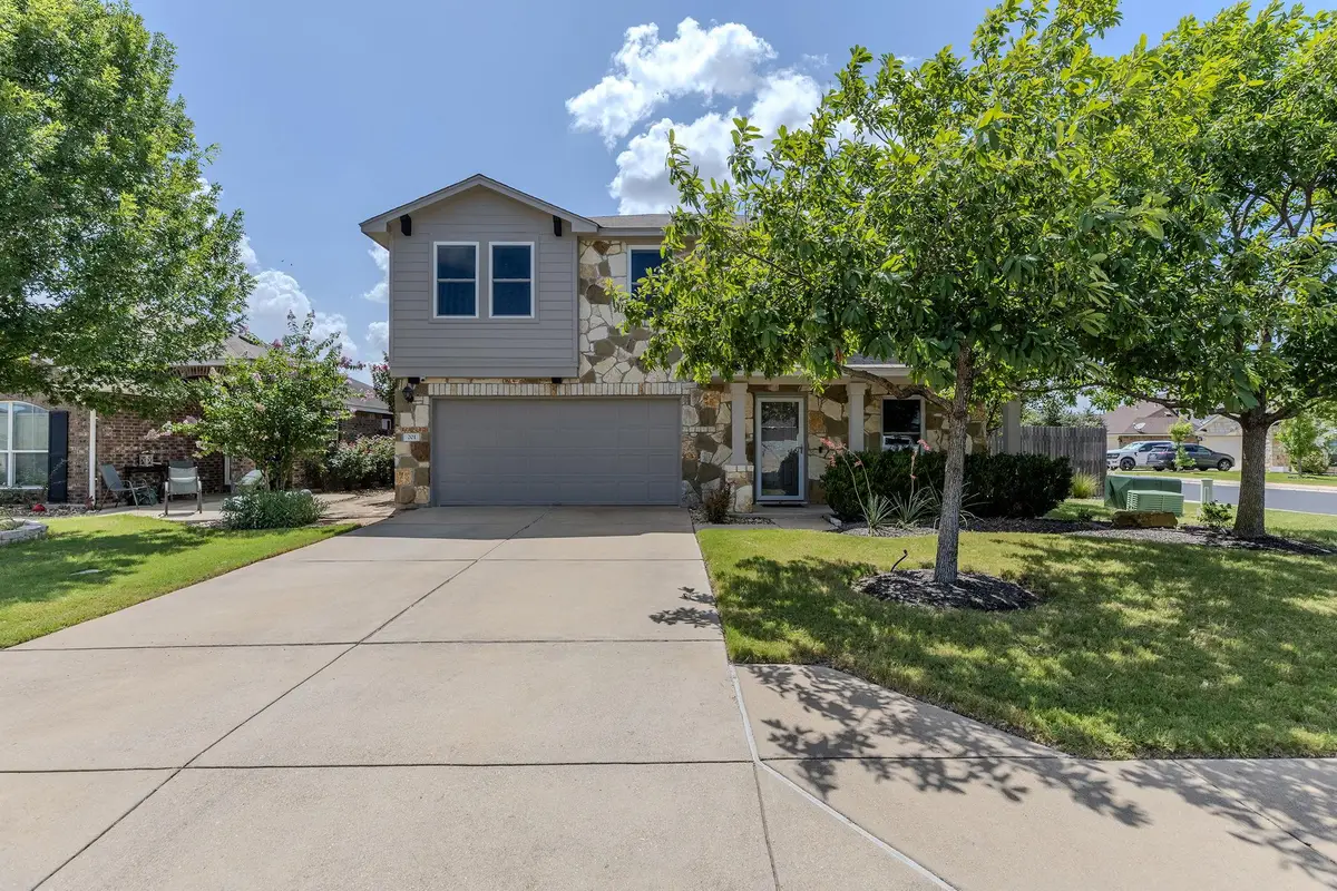 201 Mossberg Ln, Bastrop, TX 78602 - #1