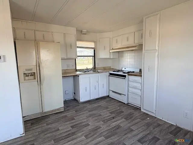 135 Creekway Ln, Seguin, TX 78155 - #2