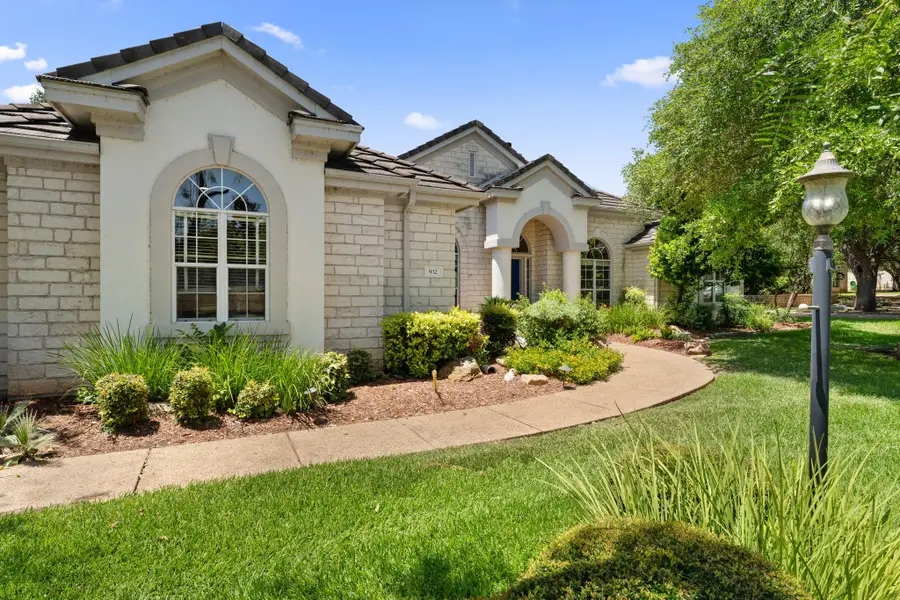 932 Vanguard St, Lakeway, TX 78734 - #3