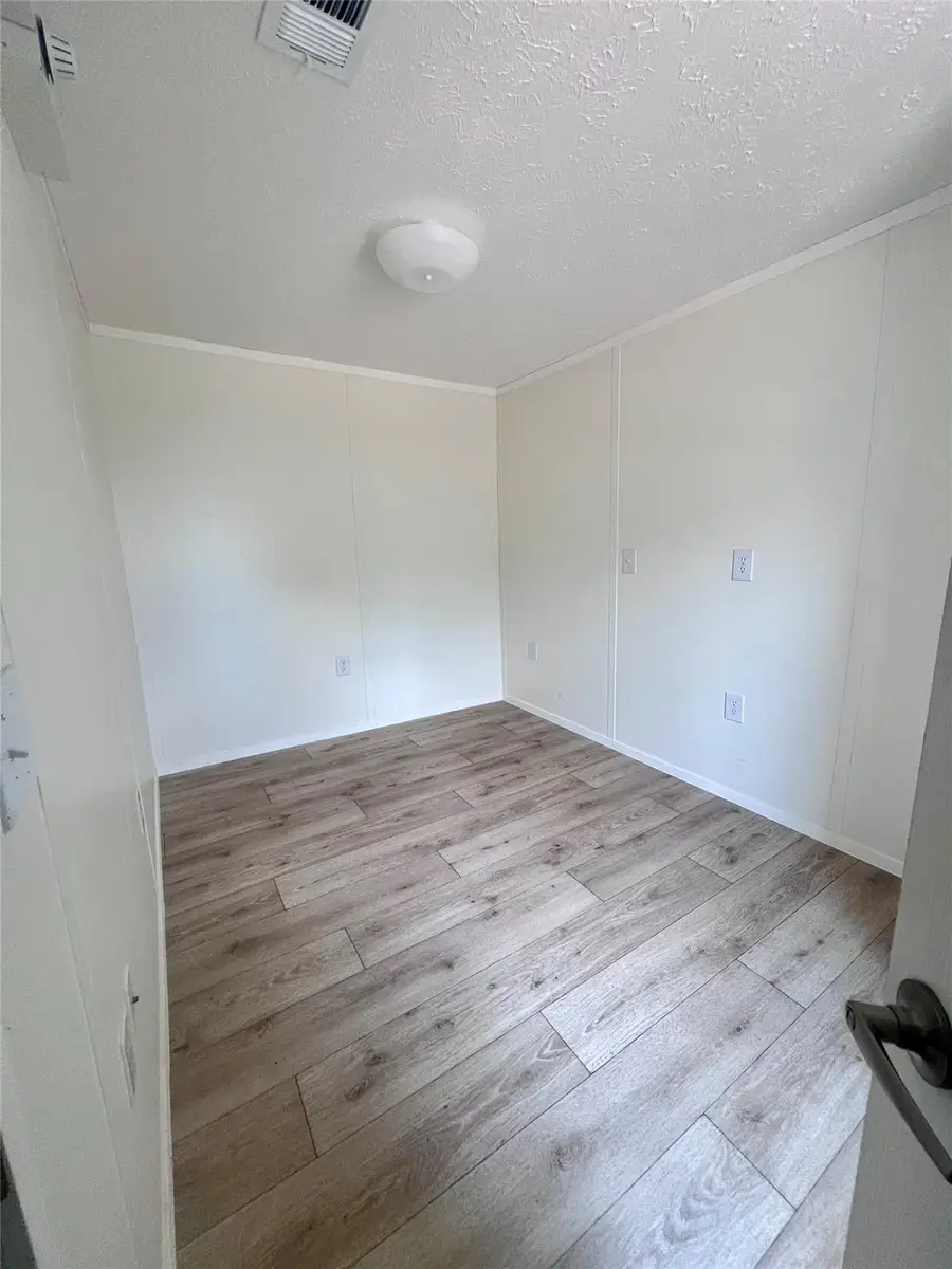 121 Kiowa Dr, Smithville, TX 78957 - #3