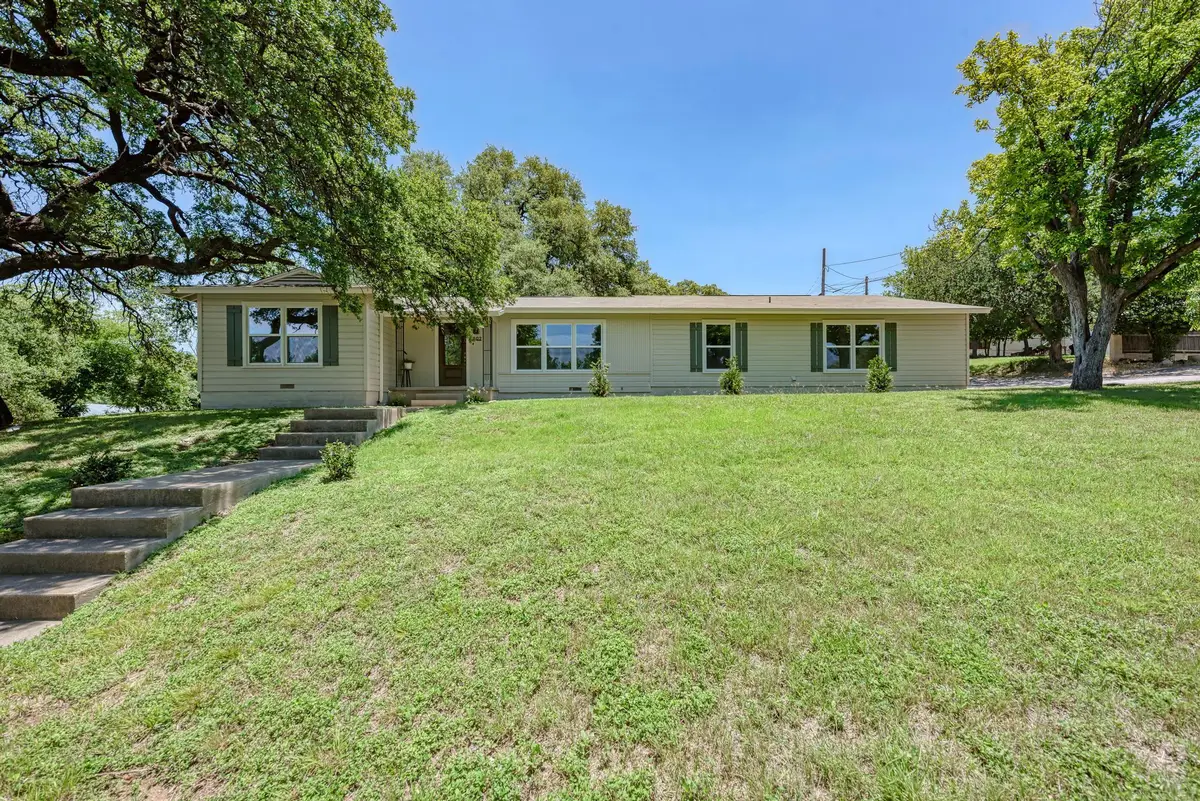 502 W Avenue A, Lampasas, TX 76550 - #1
