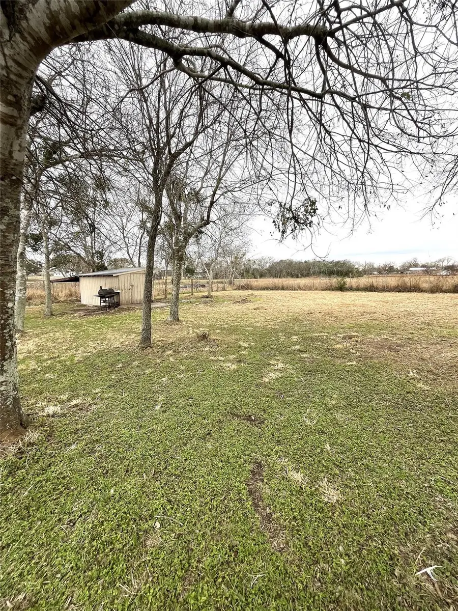 104 S Peach St, Seadrift, TX 77983 - Image #3