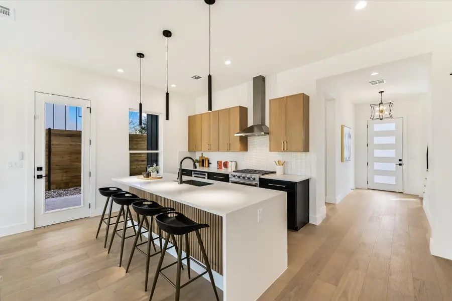 2006 Sl Davis Ave #1, Austin, TX 78702 - #2