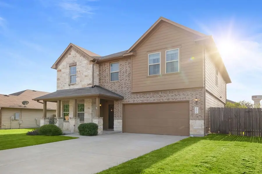 209 Anderson St, Hutto, TX 78634 - #2