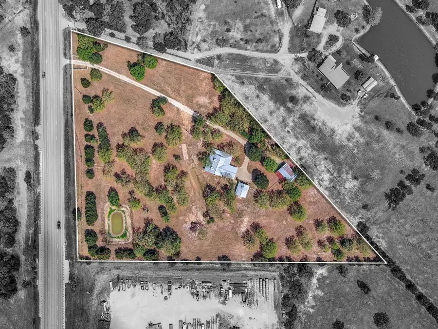 2205 S Us Highway 77, Giddings, TX 78942 - #2