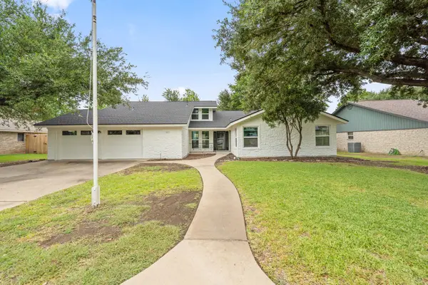 1403 Stone Ridge Dr, Taylor, TX 76574