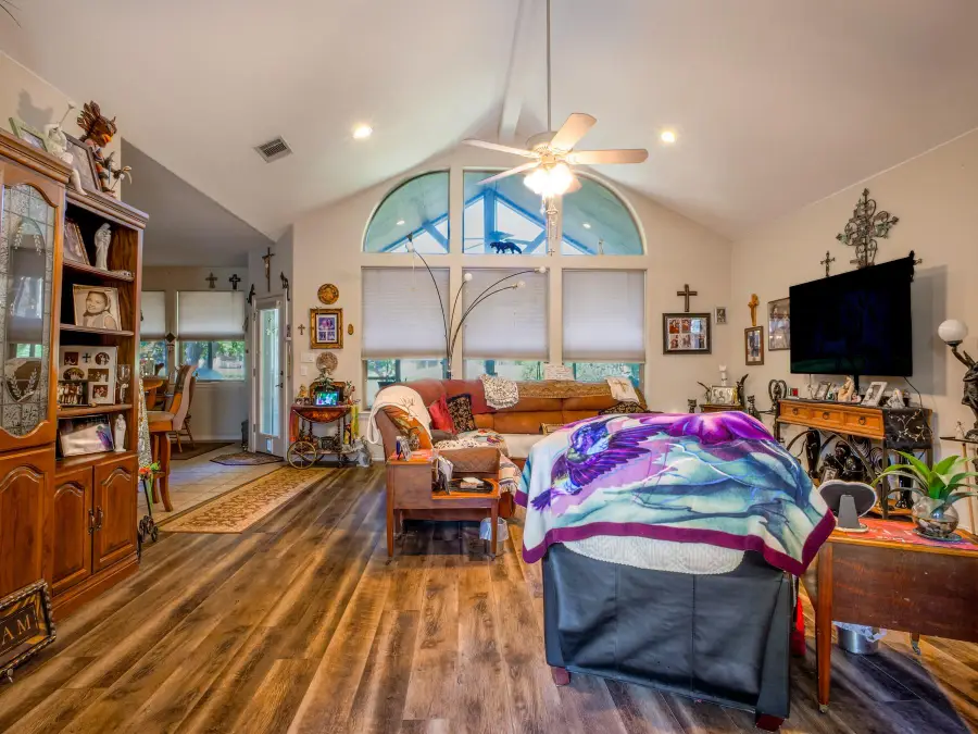 120 Meadowlakes Dr, Meadowlakes, TX 78654 - Image #3