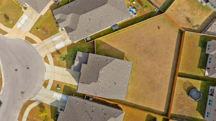 204 Magione St, Hutto, TX 78634 - Image #3