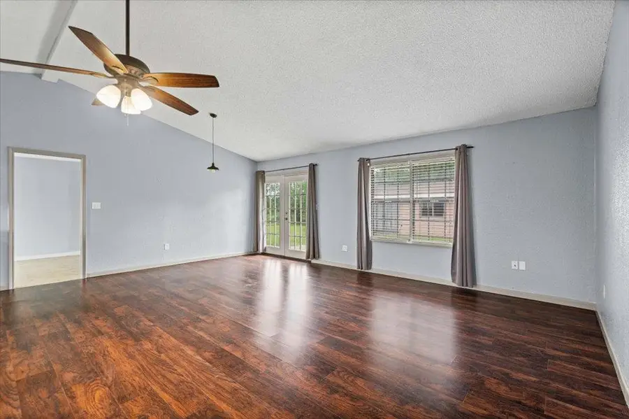 650 W Austin Rd, Luling, TX 78648 - #3