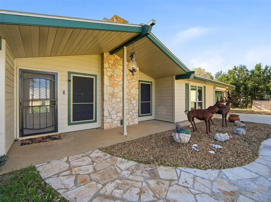 159 Thornton Ln, Lakehills, TX 78063 - #2