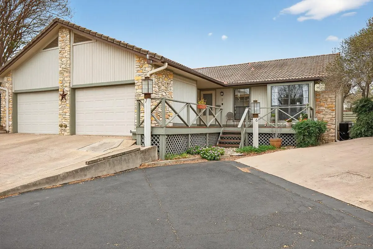 104 S Big Spur #7, Horseshoe Bay, TX 78657 - Image #1