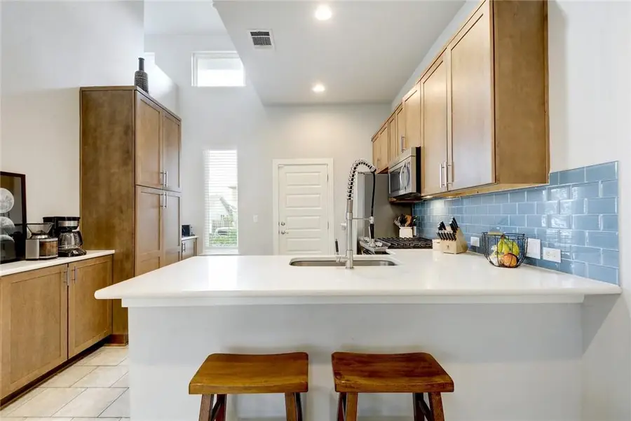 5400 Daimler Dr, Austin, TX 78744 - #3