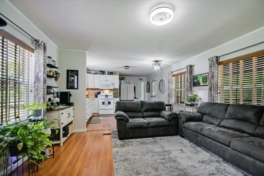 204 40th St, Horseshoe Bay, TX 78657 - #3