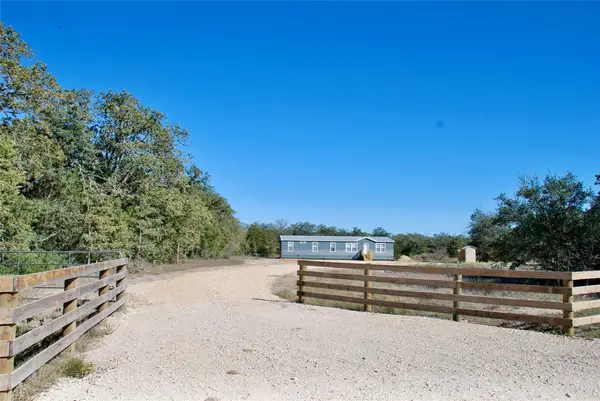 1727 Davis Rd, Muldoon, TX 78949