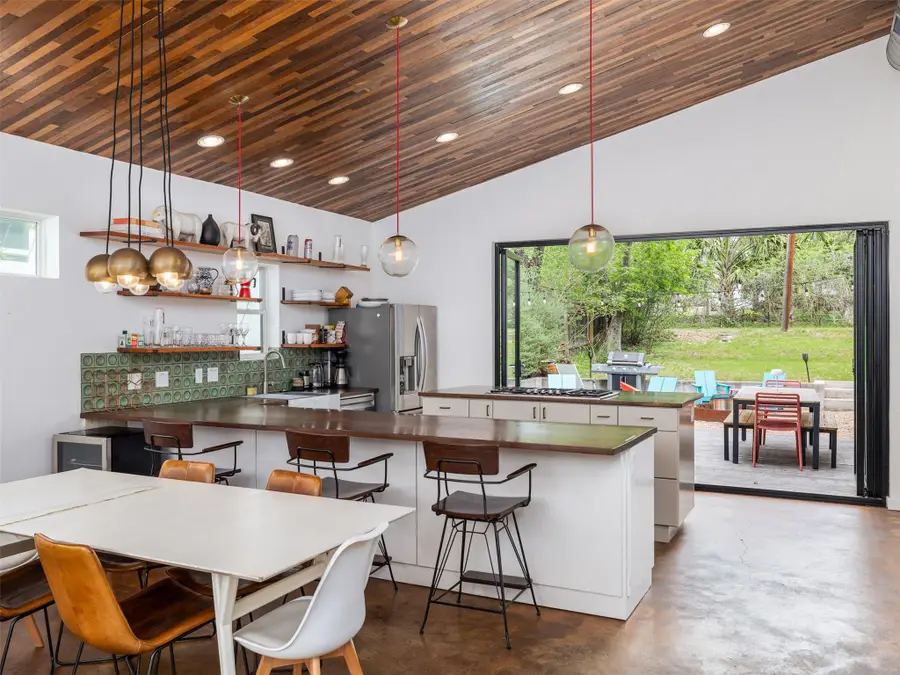 1109 Angelina St, Austin, TX 78702 - #2