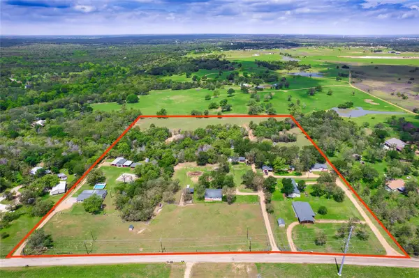 279 Highline Dr, Bastrop, TX 78602
