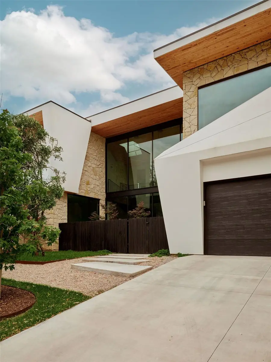 2108 Matterhorn Ln, Austin, TX 78704 - #2