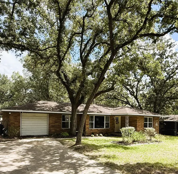 2105 Vogel Ave, Rockdale, TX 76567