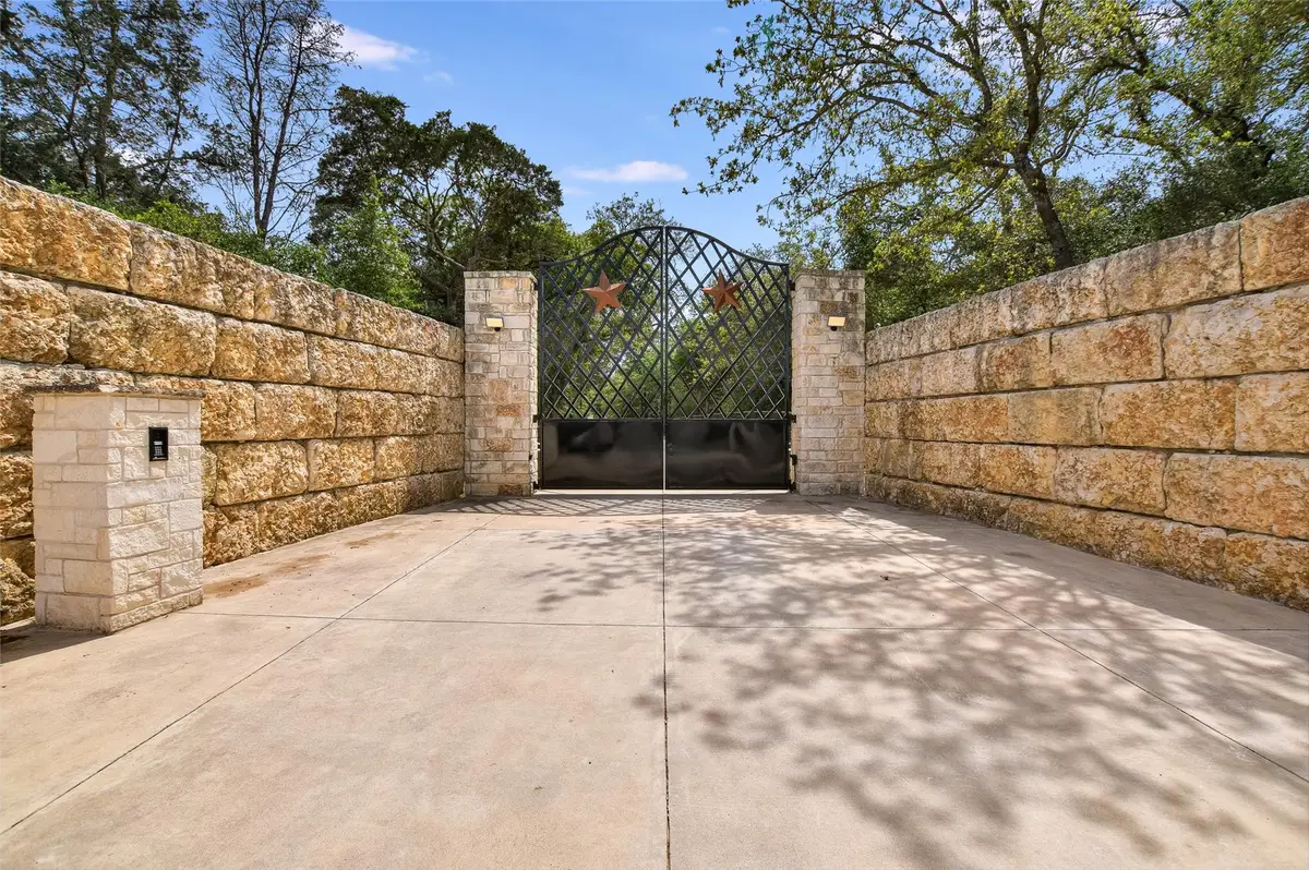 2187 Highway 290 E, McDade, TX 78650 - #1