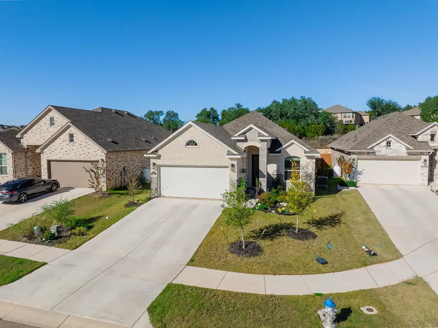 972 Leaning Oak Ln, Georgetown, TX 78628 - Image #3