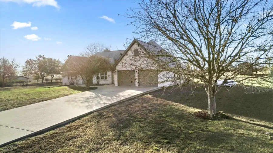 336 Crest Circle Dr, San Marcos, TX 78666 - Image #3