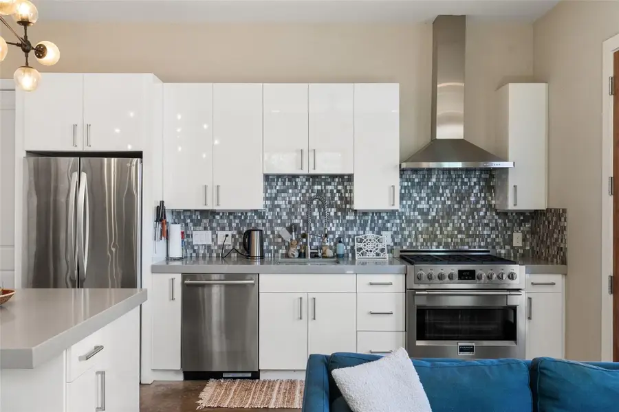 902 Calle Limon Rd #B, Austin, TX 78702 - #3