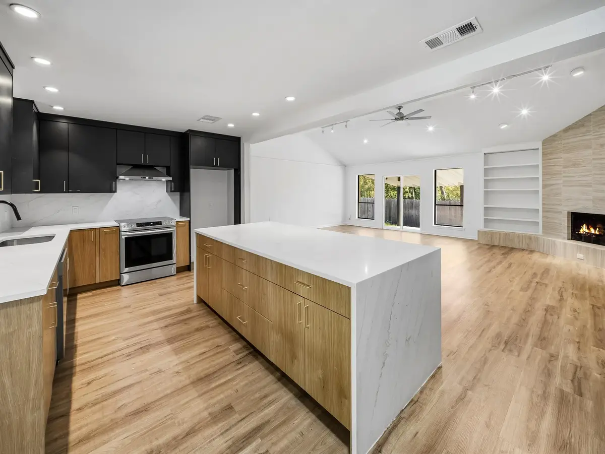 9009 Comburg Dr, Austin, TX 78748 - #1