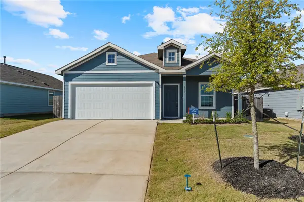 633 Halfmoon Dr, Lockhart, TX 78644