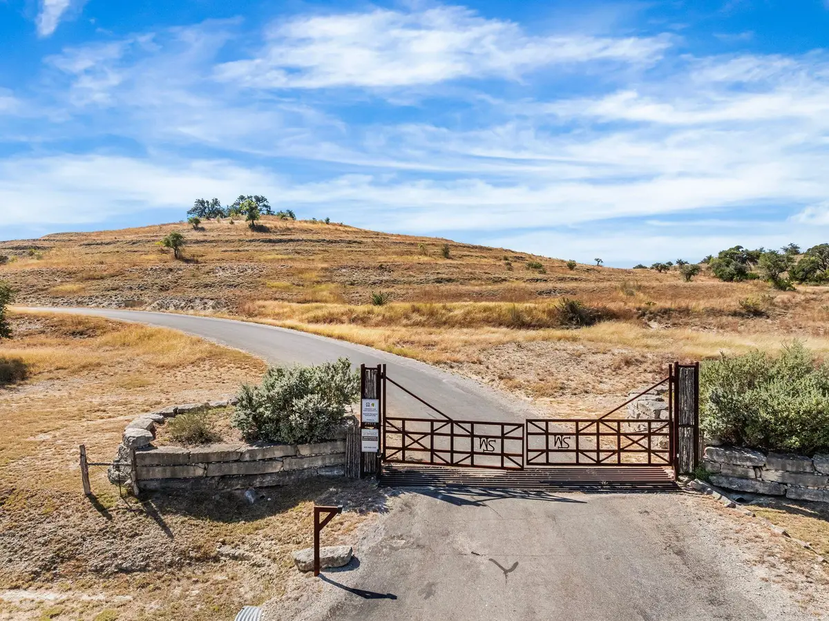 226 S Walnut Springs Rd, Johnson City, TX 78636 - Image #1