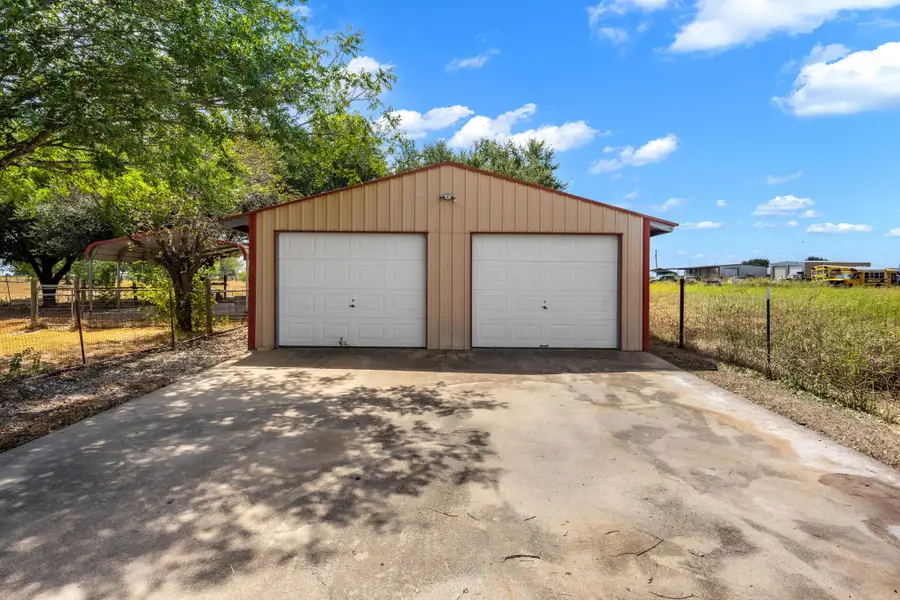 201 930 Private Rd, Taylor, TX 76574 - #2