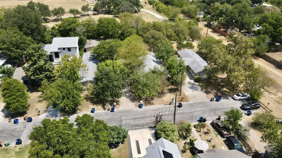 404 Swanee Dr, Austin, TX 78752 - #3