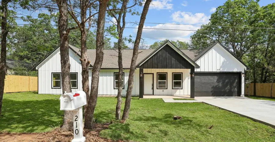 210 Flint Ridge St, Bastrop, TX 78602 - #3