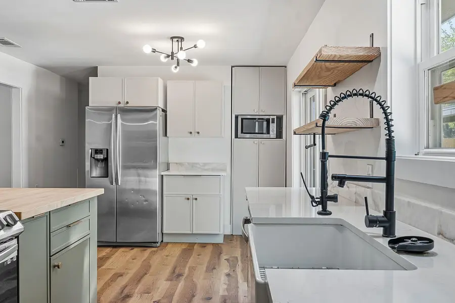 1307 Aspen St, Lockhart, TX 78644 - #3