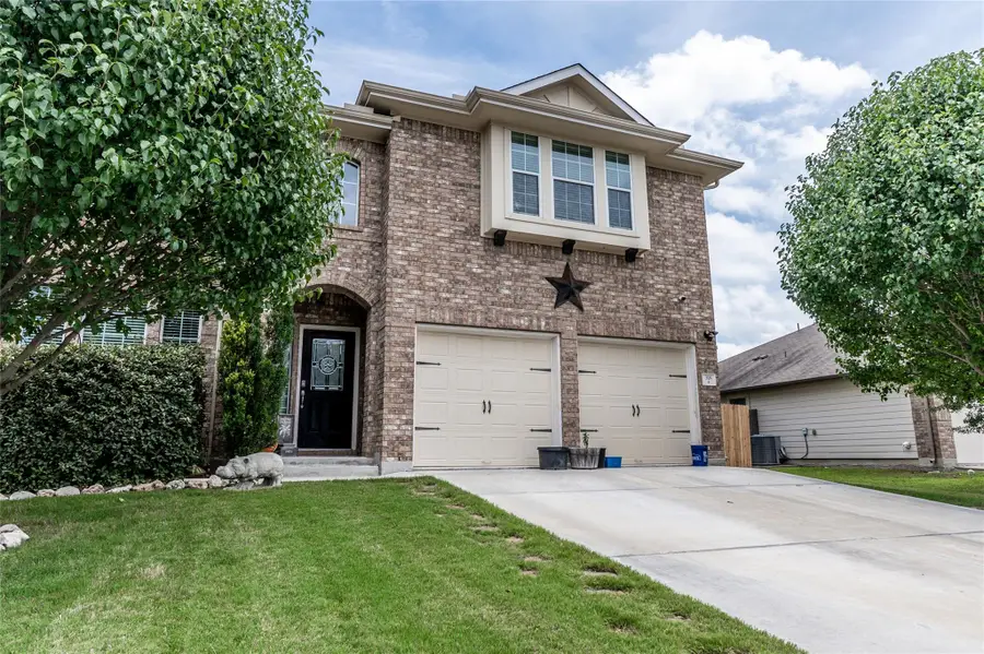 318 Hyltin St, Hutto, TX 78634 - #2