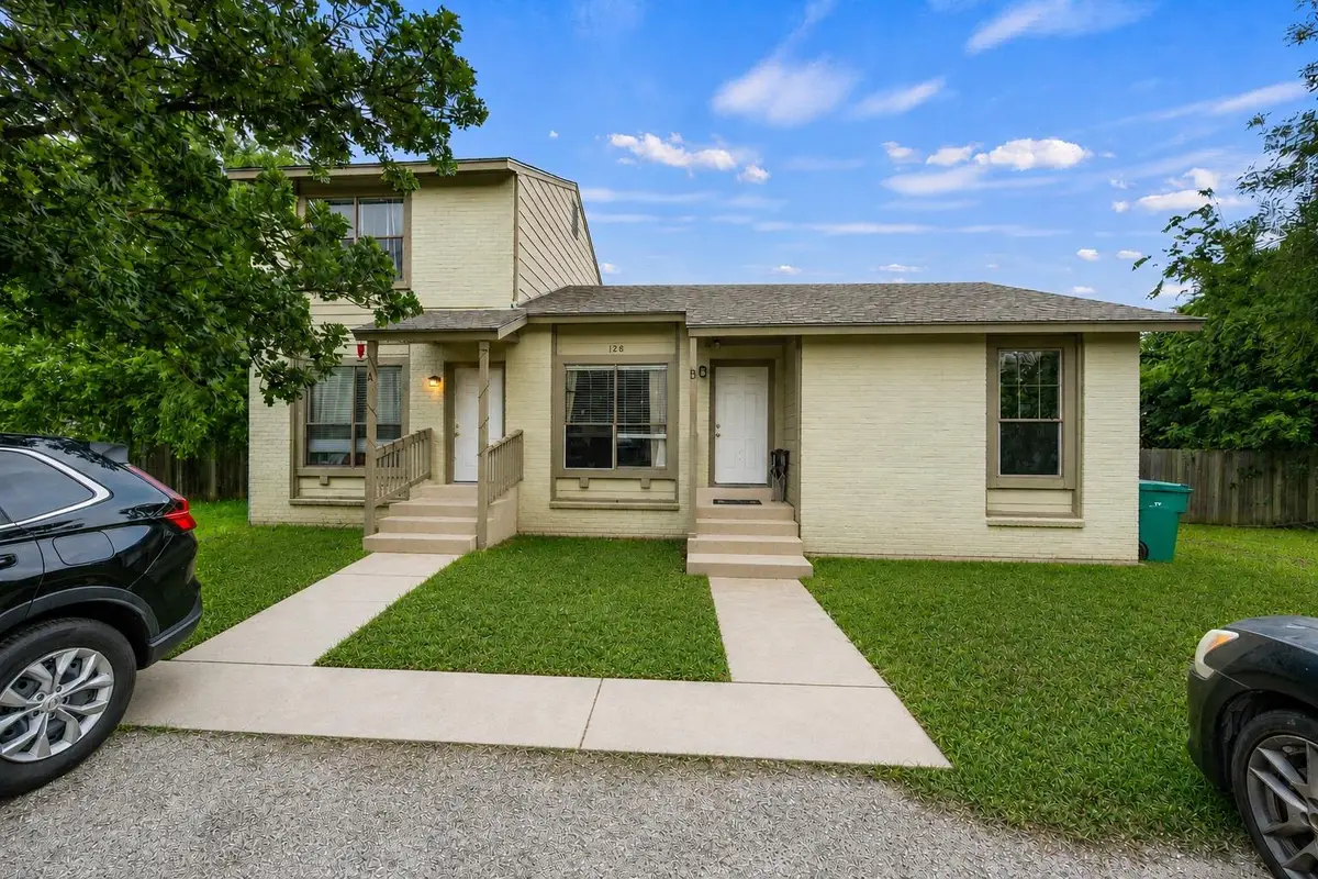 128 Hillside Dr, Elgin, TX 78621 - #1