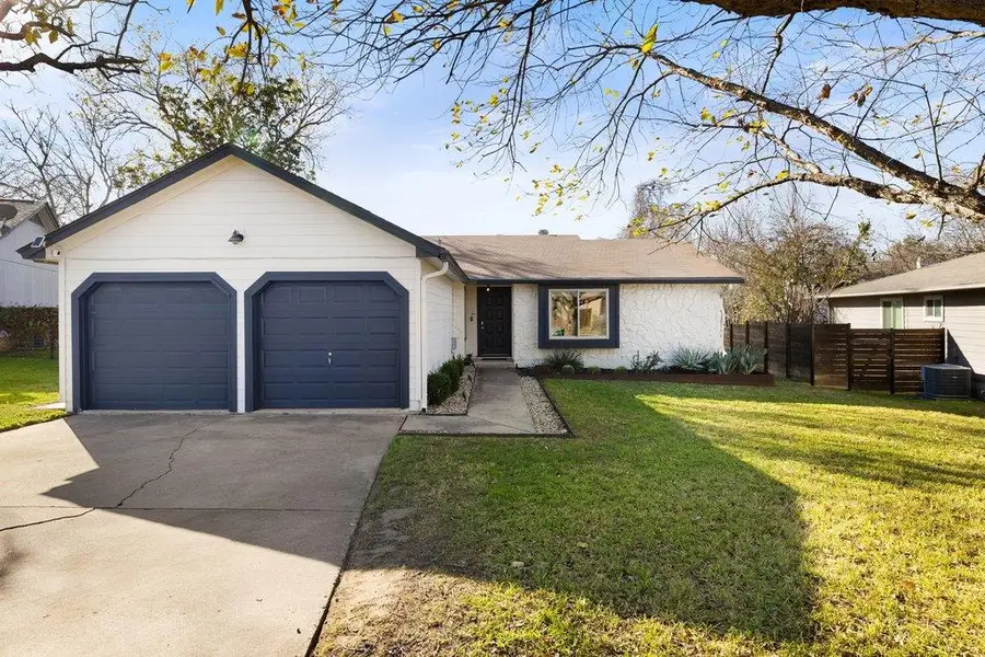 8406 Hornet Dr, Austin, TX 78749 - Image #2