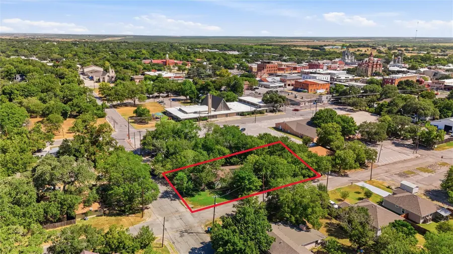 316 Guadalupe St, Lockhart, TX 78644 - #2