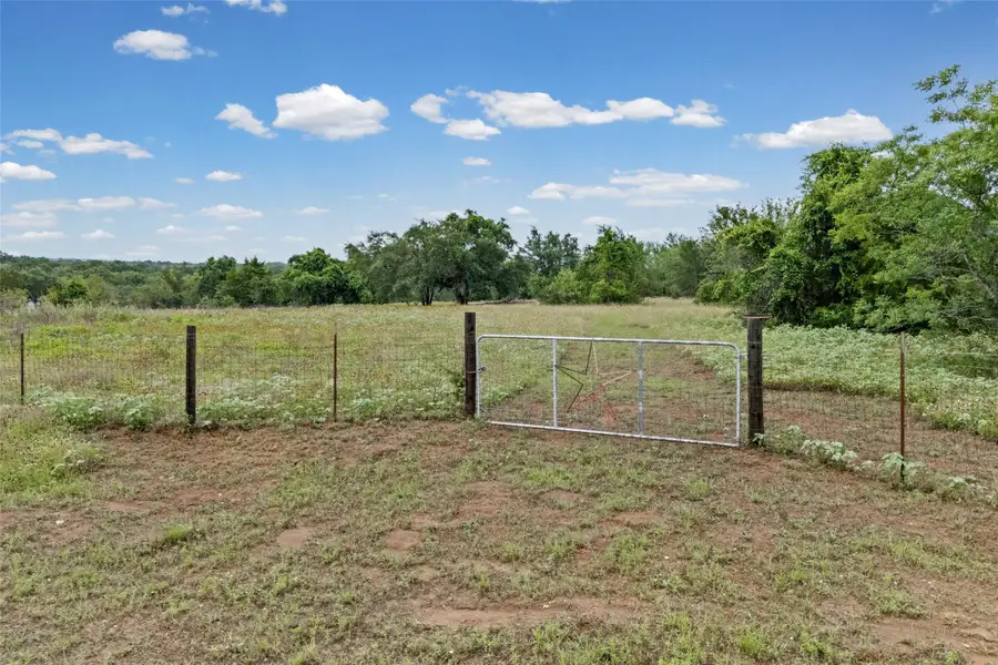 000 Oil Field Rd, Lockhart, TX 78644 - #2