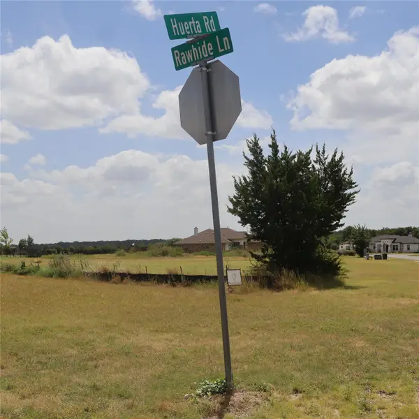 600 Rawhide Ln, Florence, TX 76527