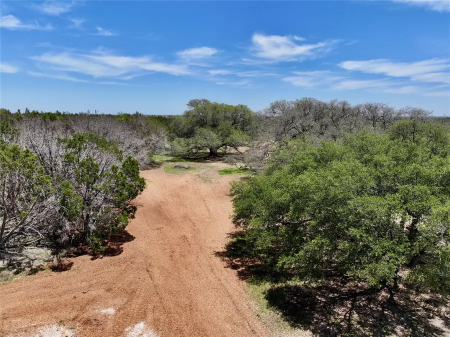 285 Donnie Dr, Lampasas, TX 76550 - #2
