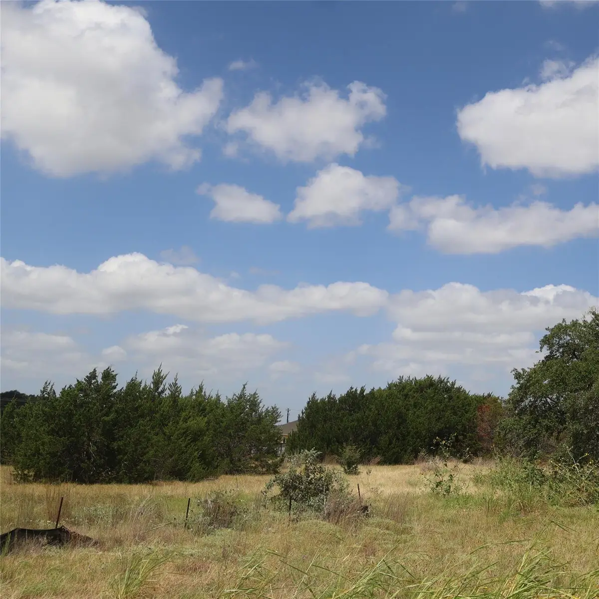 105 Mesones Rd, Florence, TX 76527 - #1